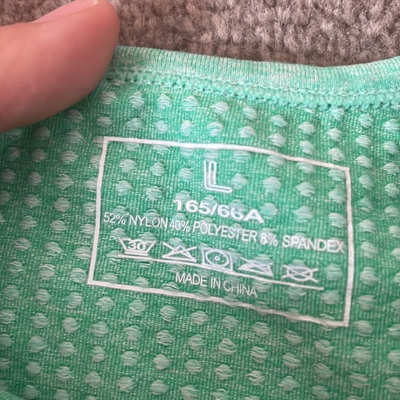 BELIEVE SUPPLEMENTS Long Sleeve Crop Top- Large - Picture 4 of 4